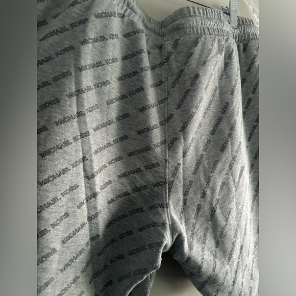 Michael Kors Men's Gray Logo Print Elastic Waist Sweat Shorts - Picture 5 of 6